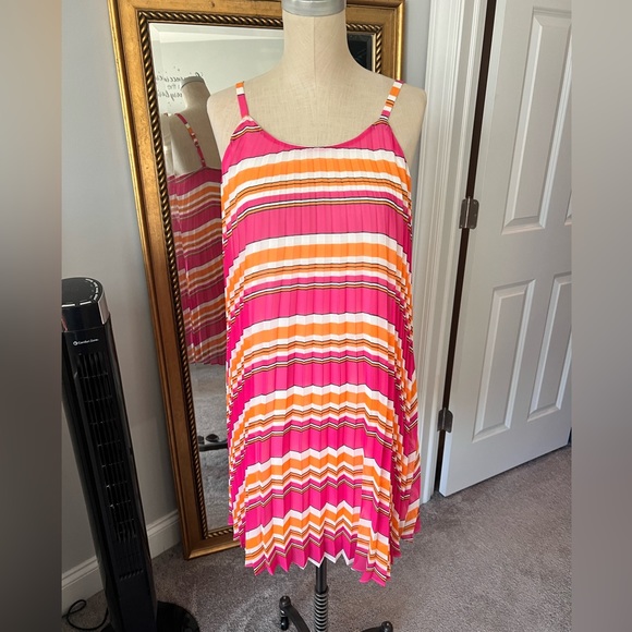 Swing accordian pleat summer dress M - Picture 1 of 2